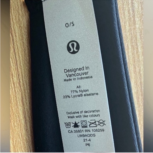 Lululemon Fly Away Tamer Headband in Black - Picture 11 of 13